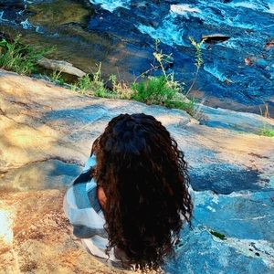 Meet your Posher, Annia